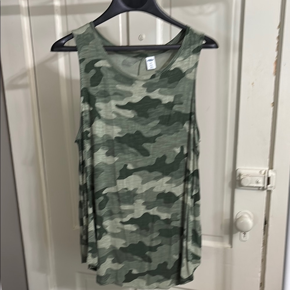 Old Navy Camouflage Sleeveless Tank Top